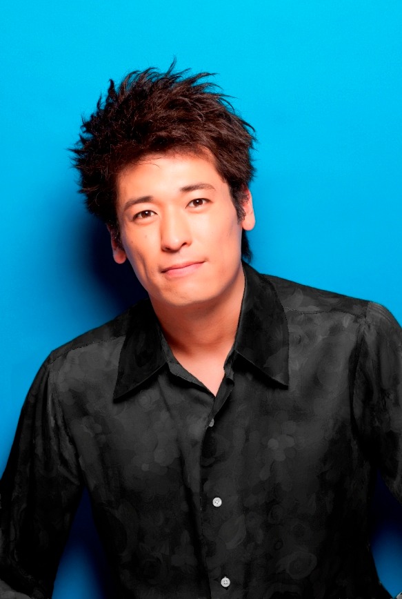 六道誠之助役を演じる佐藤隆太。
