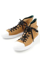 進撃の巨人×UBIQのコラボスニーカー。(c)諫山創・講談社/「進撃の巨人」製作委員会