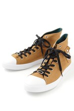 進撃の巨人×UBIQのコラボスニーカー。(c)諫山創・講談社/「進撃の巨人」製作委員会