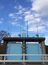 つげ義春の「鳥師」に登場する水門。