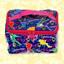 バニティポーチの「守護星マーク柄」。(C)Naoko Takeuchi (C)武内直子・PNP・東映アニメーション