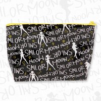 ポーチの「シルエット柄」。(C)Naoko Takeuchi (C)武内直子・PNP・東映アニメーション