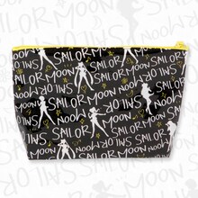 ポーチの「シルエット柄」。(C)Naoko Takeuchi (C)武内直子・PNP・東映アニメーション