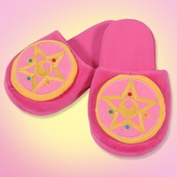 クリスタルスター柄ルームシューズ、2940円。(C)Naoko Takeuchi (C)武内直子・PNP・東映アニメーション