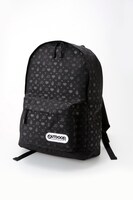 「ジョジョの奇妙な冒険」第3部「スターダストクルセイダース」×「OUTDOOR PRODUCTS」のデイパック。(c)荒木飛呂彦/集英社・ジョジョの奇妙な冒険製作委員会