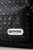 「ジョジョの奇妙な冒険」第3部「スターダストクルセイダース」×「OUTDOOR PRODUCTS」のデイパック。(c)荒木飛呂彦/集英社・ジョジョの奇妙な冒険製作委員会