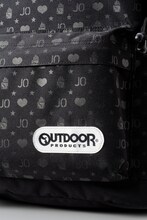 「ジョジョの奇妙な冒険」第3部「スターダストクルセイダース」×「OUTDOOR PRODUCTS」のデイパック。(c)荒木飛呂彦/集英社・ジョジョの奇妙な冒険製作委員会