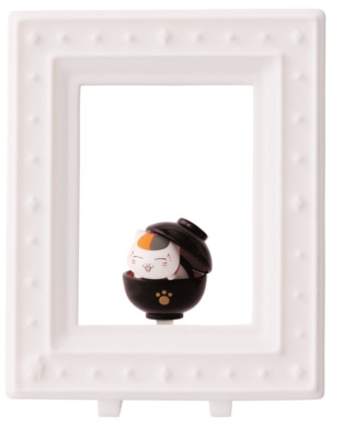 H賞「フレームマスコットコレクション」に付属するディスプレイ用の台座。(c)緑川ゆき・白泉社／「夏目友人帳」製作委員会