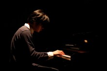 西島大介（DJまほうつかい）