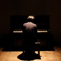 西島大介（DJまほうつかい）