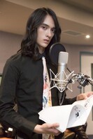 シャルルを演じる栗原類。 撮影／松田嵩範