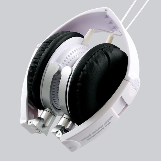 「ステレオヘッドフォン 黒子のバスケ」(c)藤巻忠俊／集英社・黒子のバスケ製作委員会