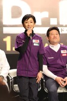 長谷川久美子役の麻生祐未