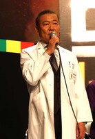 伊勢崎勝一役の國村隼