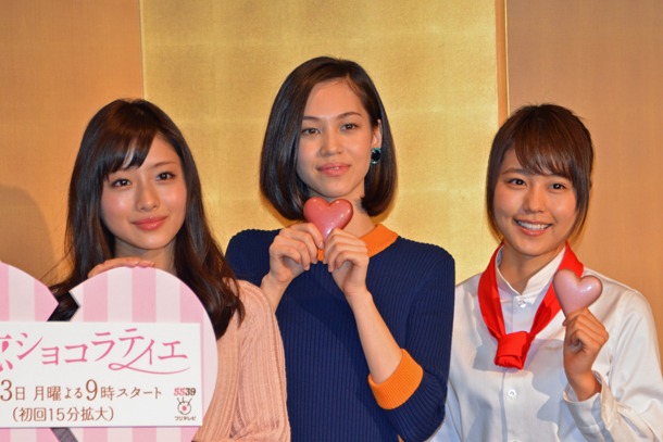 写真左から石原さとみ、水原希子、有村架純。