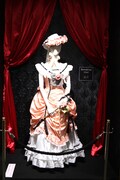 舞台「黒執事」のステージ衣装。シエルの駒鳥ドレス。