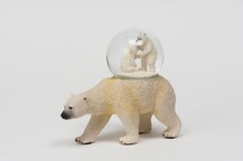 篠丸のどかが好きな北極にちなんだ、シロクマのスノードーム。