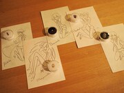 Twitterキャンペーンでプレゼントされる5種の宝石とイラストカード。