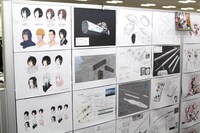 ポリゴン・ピクチュアズの制作エリア。「シドニアの騎士」の設定資料が貼られている。