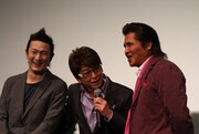 「この3人が揃うと別の映画みたい」と司会からツッコまれる中村獅童、哀川翔、竹内力。