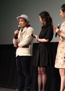 吉田監督（左）