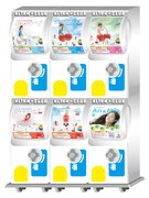 「コップのフチに舞い降りた天使 コップのフチ子」カプセルトイのイメージ。