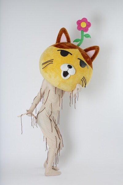 植物の根っこと猫が合体した謎の生物・ネッコロ。