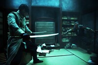 「るろうに剣心 京都大火編/伝説の最期編」より、四乃森蒼紫と翁の戦闘シーン。(c)2014「るろうに剣心 京都大火／伝説の最期」製作委員会