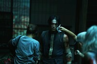 「るろうに剣心 京都大火編/伝説の最期編」より、四乃森蒼紫と翁の戦闘シーン撮影の様子。(c)2014「るろうに剣心 京都大火／伝説の最期」製作委員会