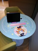 「なかよし×hontoカフェ ～大好き！なかよし魔法少女展～」の様子。