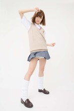 「美琴のショートパンツ」の使用例。モデル：白幡いちほ（少女ジャンプーズ）撮影：Studio iG (c)鎌池和馬／冬川基／アスキー・メディアワークス／PROJECT-RAILGUN S