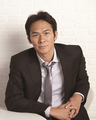 朝倉草平役を演じる伊原剛志。