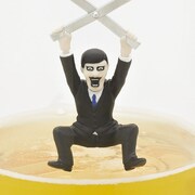 コップのフチのアイツ「マジックハンドアイツ」(c)ステーキ/タナカカツキ/KITAN CLUB