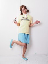 「フチ子のあいつTEE」LT.YELLOWの着用例。(c)ステーキ/タナカカツキ/KITAN CLUB