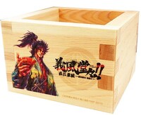 「義風堂々!! 直江兼続 ～前田慶次 酒語り～」の酒枡。 (c)武村勇治・原哲夫・堀江信彦/NSP 2010