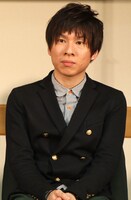 ドラゴン紫龍役の赤羽根健治。