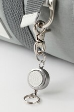 「進撃の巨人 ロールボストンバッグ 立体機動装置モデル」(c)諫山創/講談社