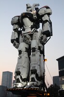 実物大のイングラム。