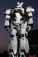 実物大のイングラム。