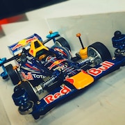 レース用に改造されたミニ四駆。(c)TMFL/SHUEISHA