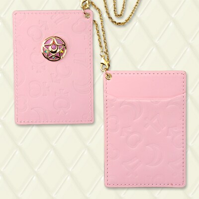 「美少女戦士セーラームーン レザーパスケース」6480円。(C)Naoko Takeuchi(C)武内直子・PNP・東映アニメーション