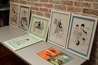 会場に展示された、過去の受賞記念イラスト。