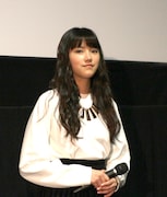 若宮四季役を演じた竹富聖花。