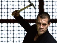 ハリウッド版「オールド・ボーイ」の場面写真。(c)2013 OB PRODUCTIONS,INC.ALL RIGHTS RESERVED.