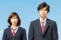 吉岡双葉役の本田翼と、馬渕洸役の東出昌大。