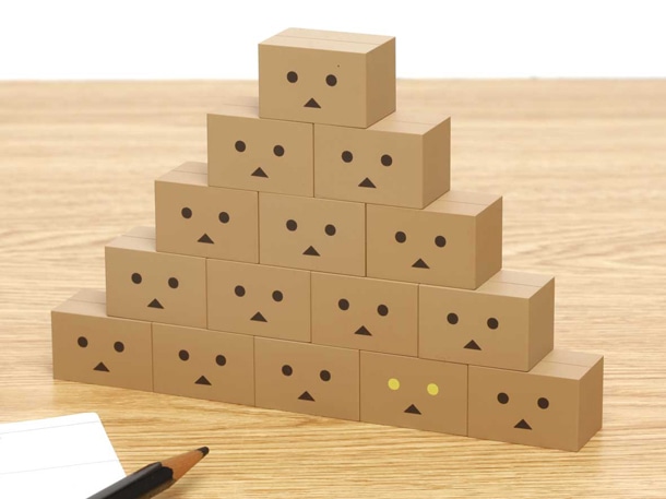 6月3週より登場予定の消しゴム。(c)KIYOHIKO AZUMA/YOTUBA SUTAZIO