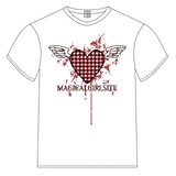 「『魔法少女サイト』Tシャツ」。大きな血まみれのハートは佐藤健太郎がデザインしたもの。2700円。