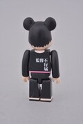 「BE@RBRICK 監督不行届 ロンパース＆カントクくん」のカントクくん。(c)監督不行届製作委員会（c）Moyoco Anno/Cork