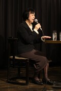 トークショー中の萩尾望都。
