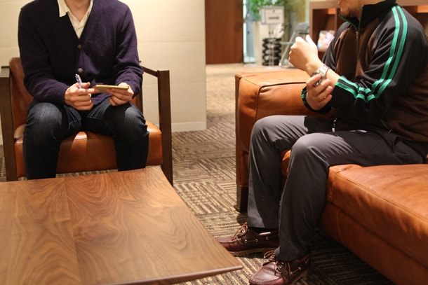 写真左から犬犬、カヅホ。